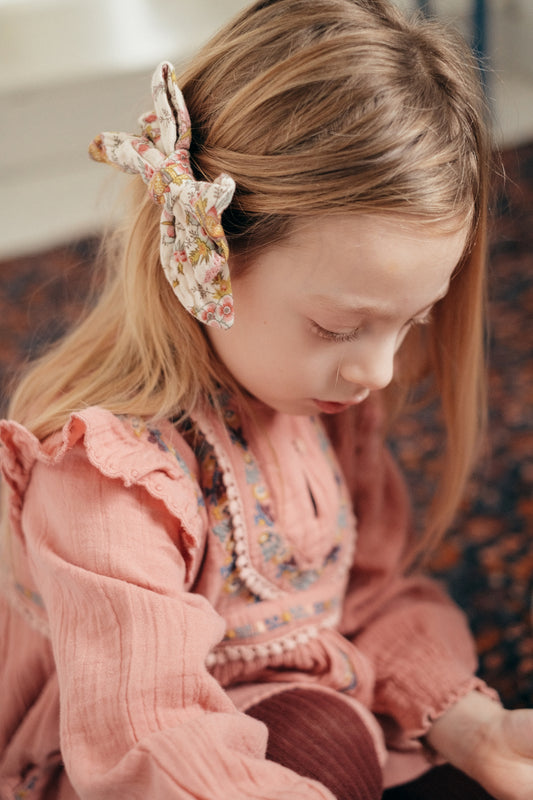 Lisa Clip Cream French Flowers