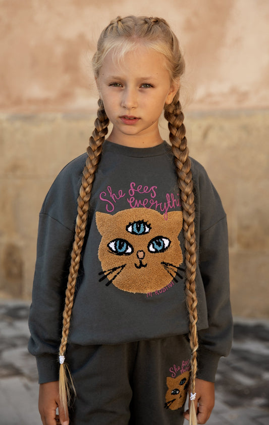SHE SEES EVERYTHING SWEATSHIRT