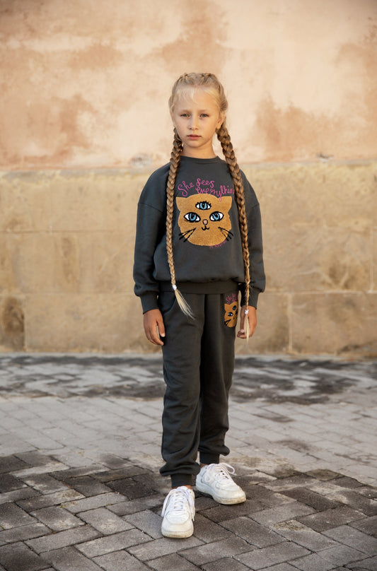 SHE SEES EVERYTHING SWEATPANTS