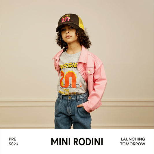 Nessie Emb Trucker Cap Grey